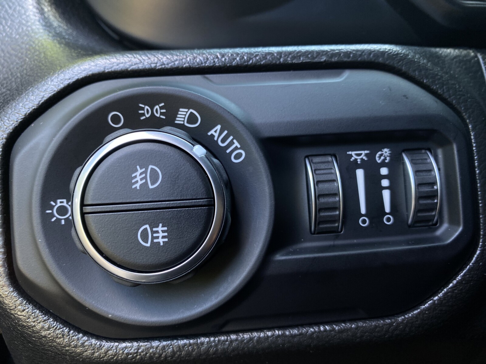 Jeep Wrangler - zdjęcie 11