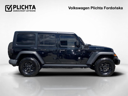 3.6 V6 Pentastar WILLYS Kamera Opony A/T Reflktory LED Android