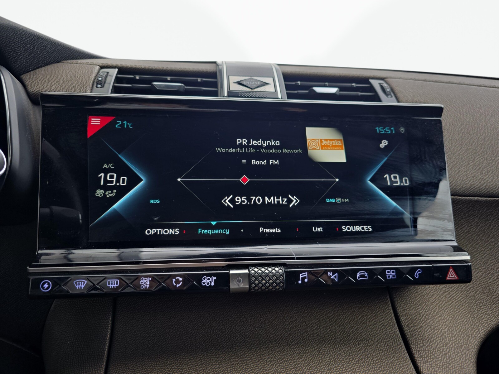 DS Automobiles DS 7 Crossback - zdjęcie 20
