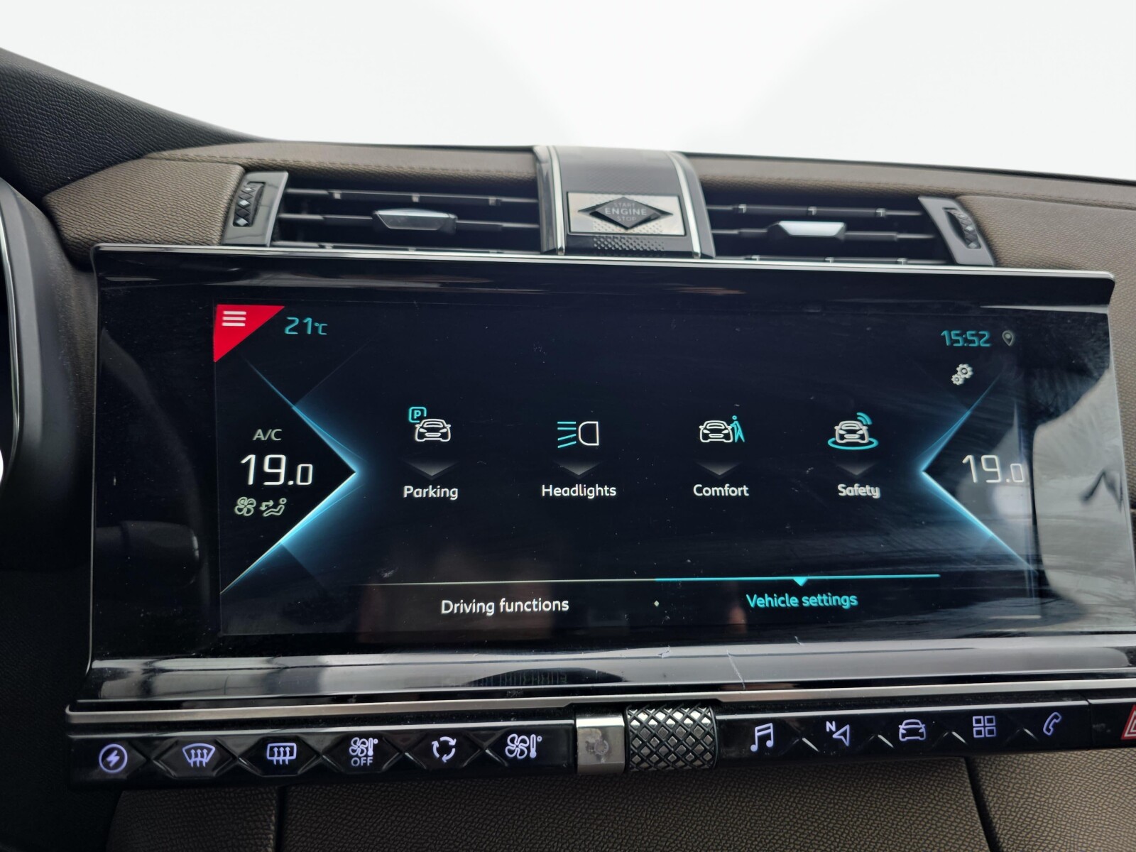 DS Automobiles DS 7 Crossback - zdjęcie 22
