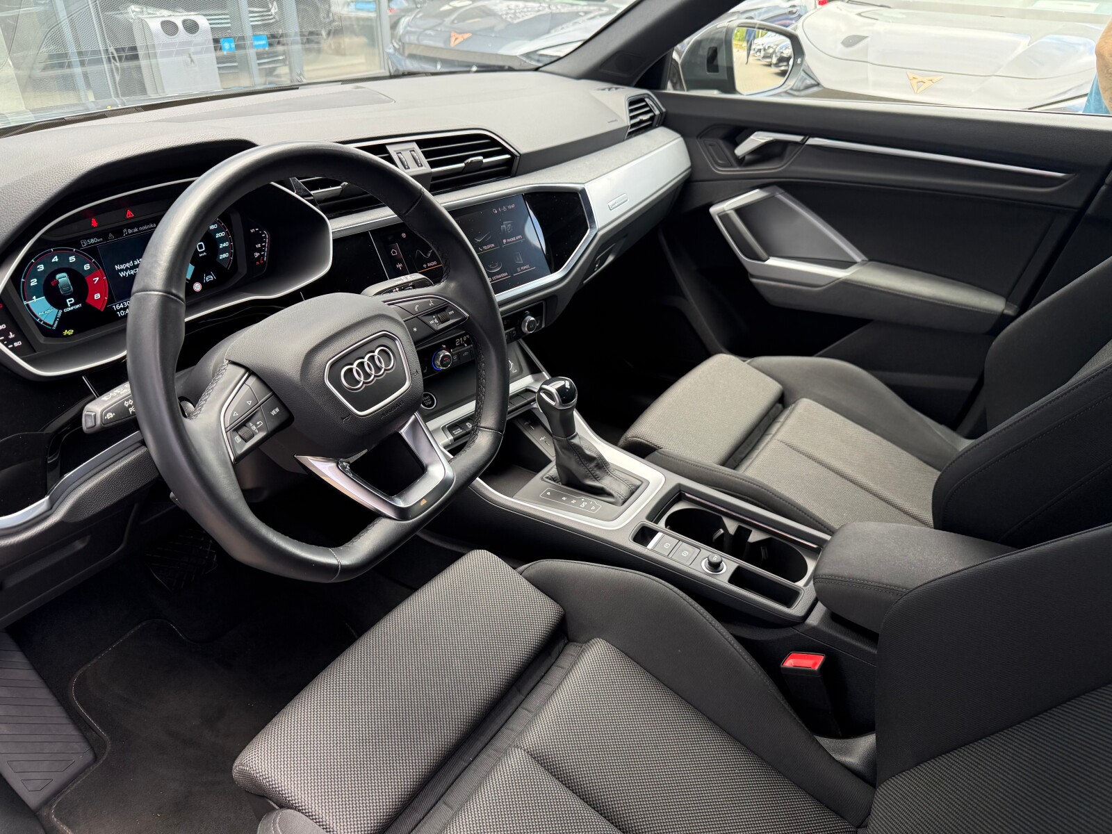 Audi Q3 Sportback - zdjęcie 16