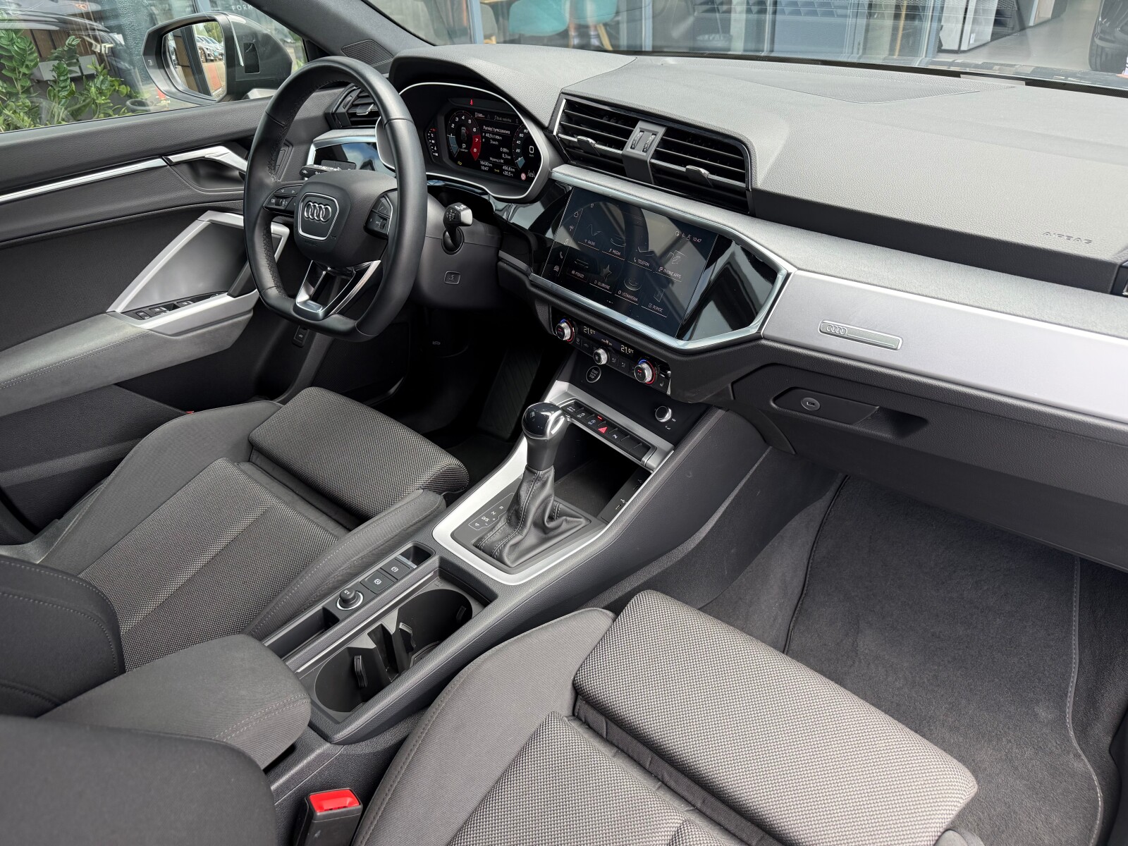 Audi Q3 Sportback - zdjęcie 14
