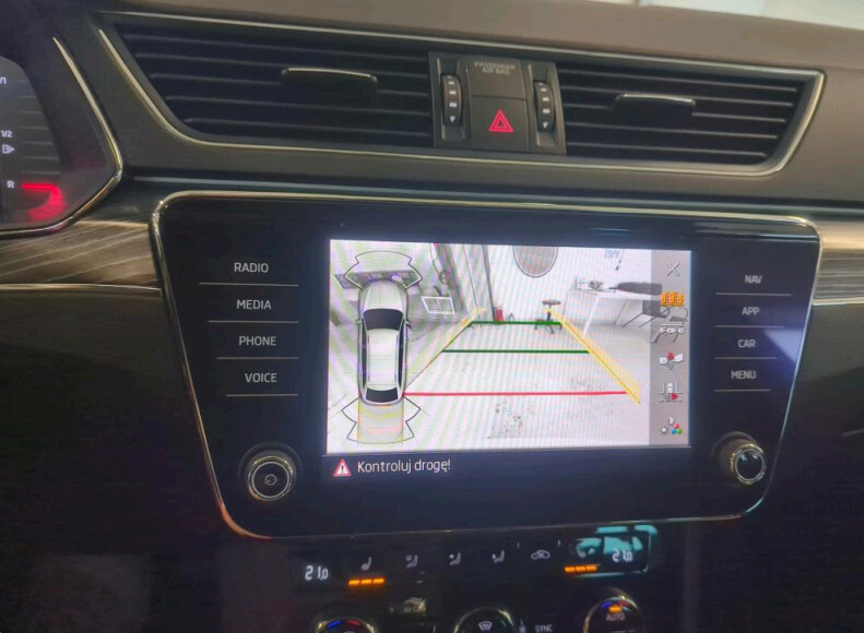 Škoda Superb - zdjęcie 6