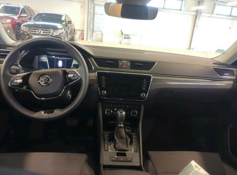 Škoda Superb - zdjęcie 3