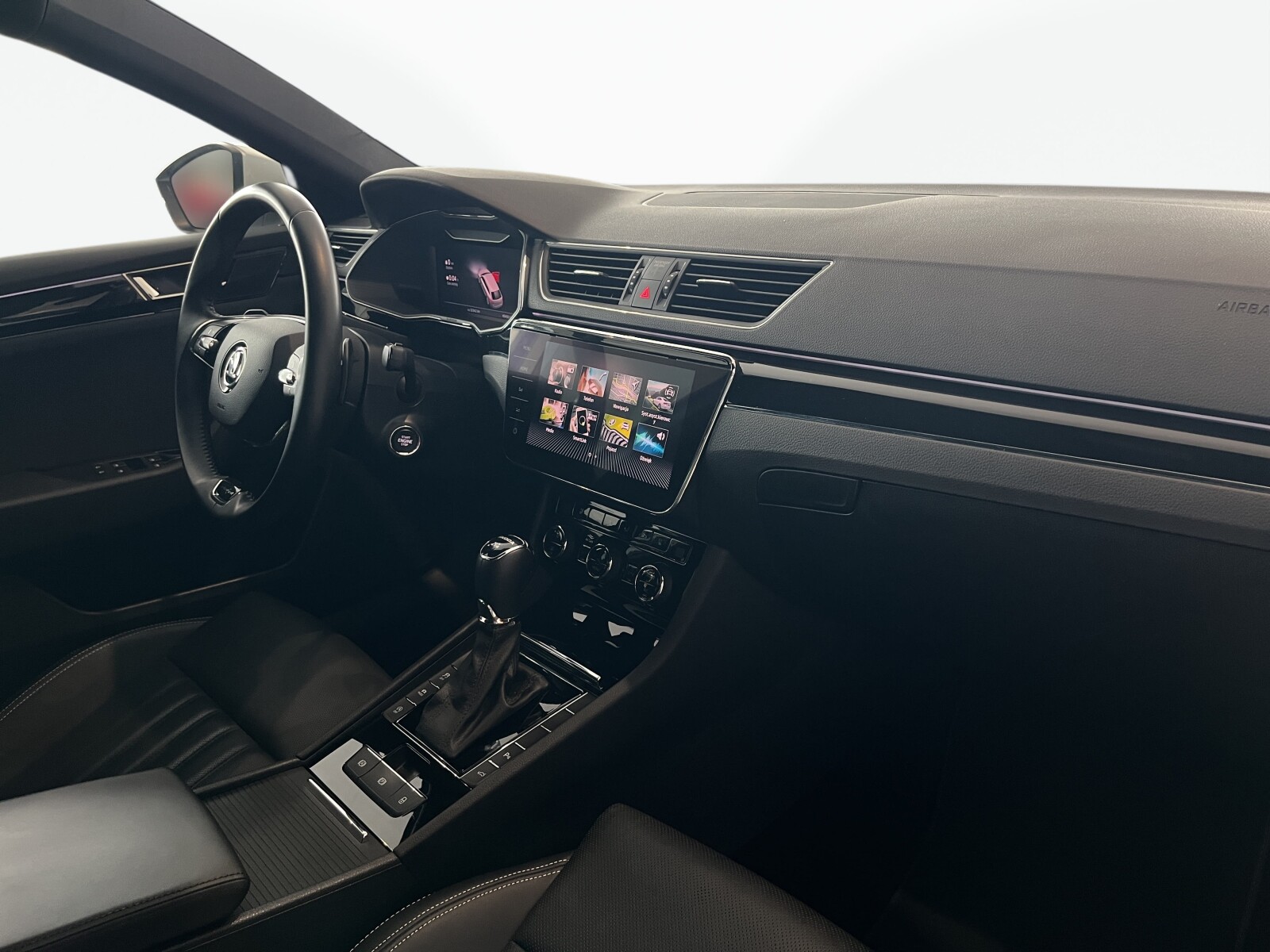 Škoda Superb Combi - zdjęcie 12
