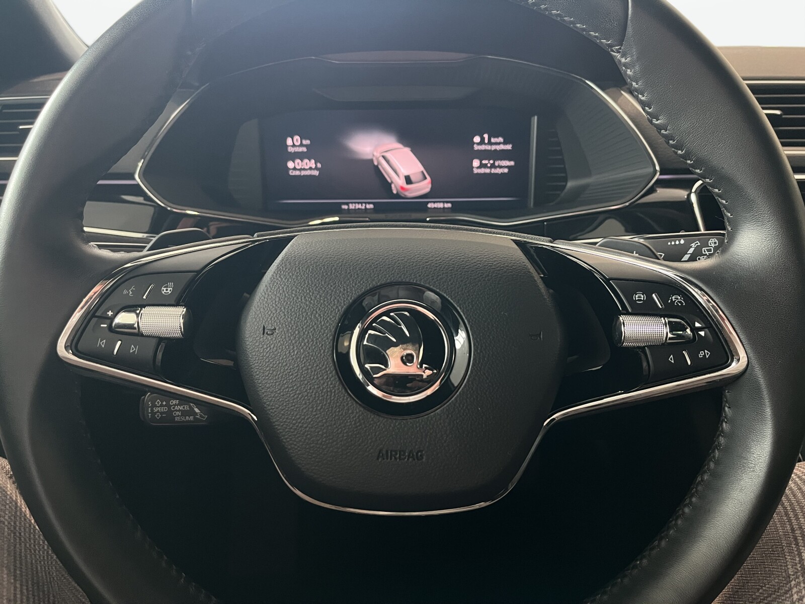 Škoda Superb Combi - zdjęcie 19
