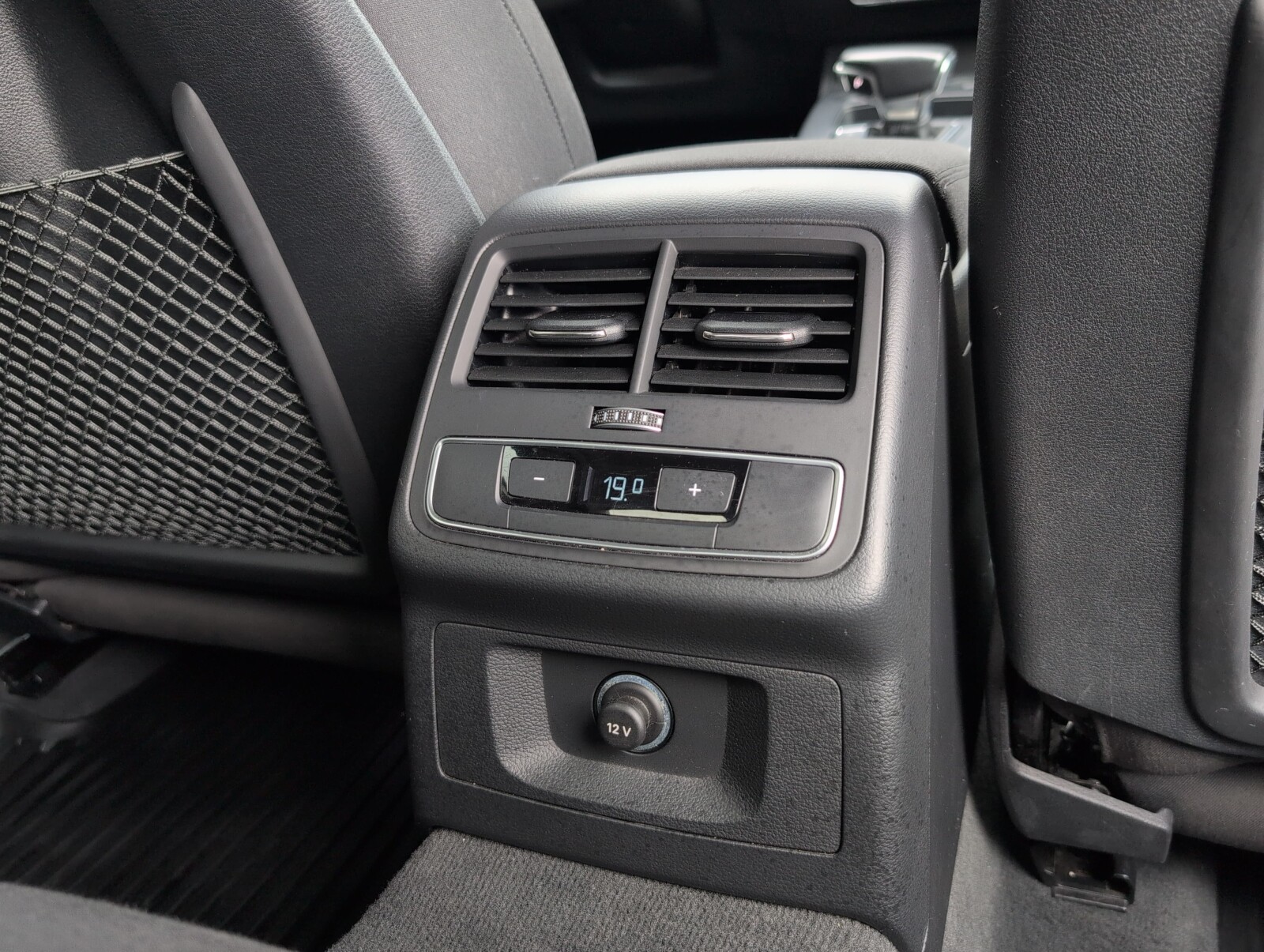 Audi A4 Limousine - zdjęcie 12