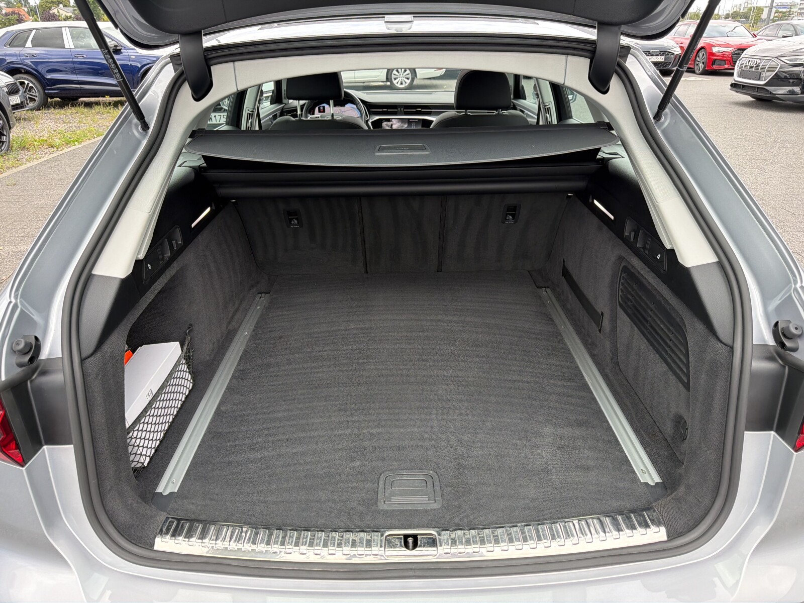 Audi A6 Avant - zdjęcie 11