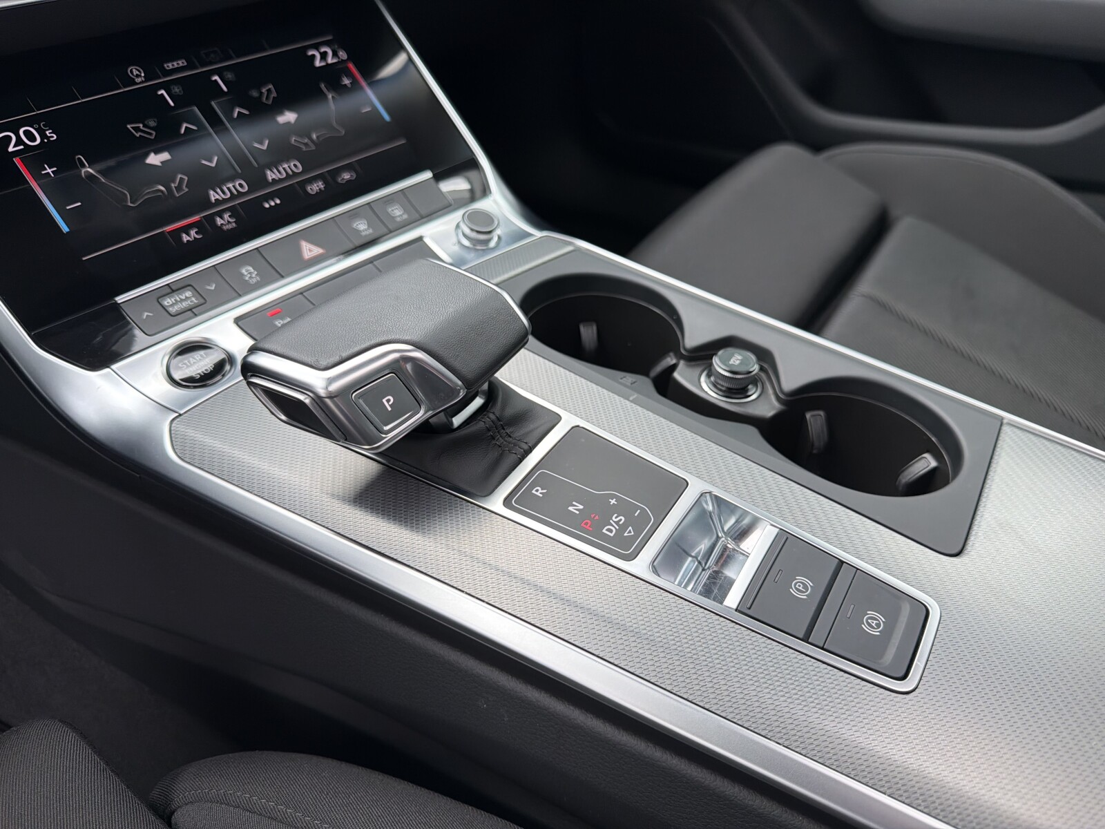 Audi A6 Avant - zdjęcie 26