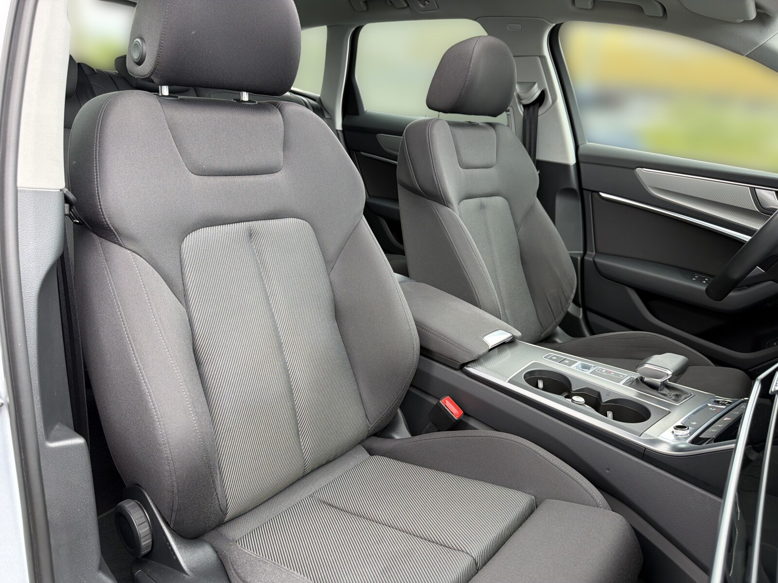 Audi A6 Avant - zdjęcie 19