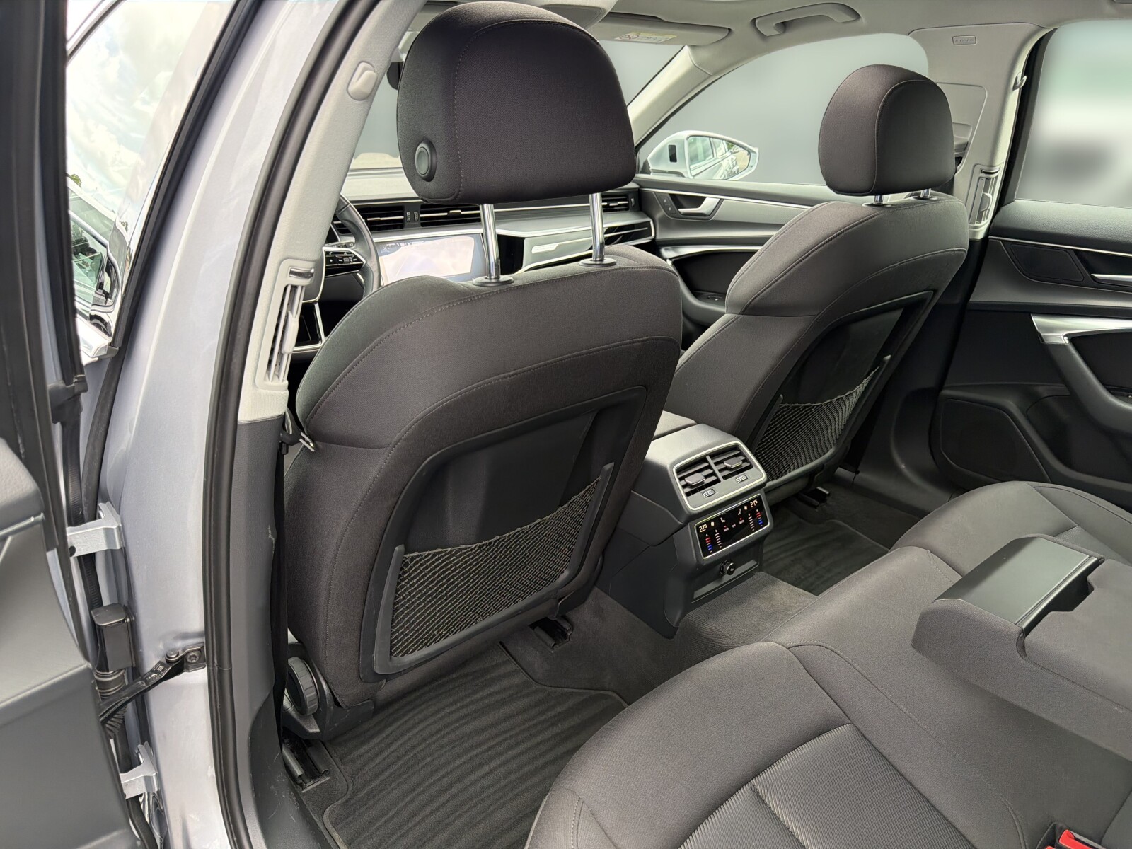 Audi A6 Avant - zdjęcie 15