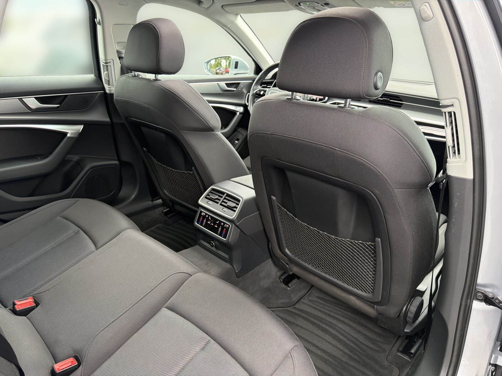 Audi A6 Avant - zdjęcie 18