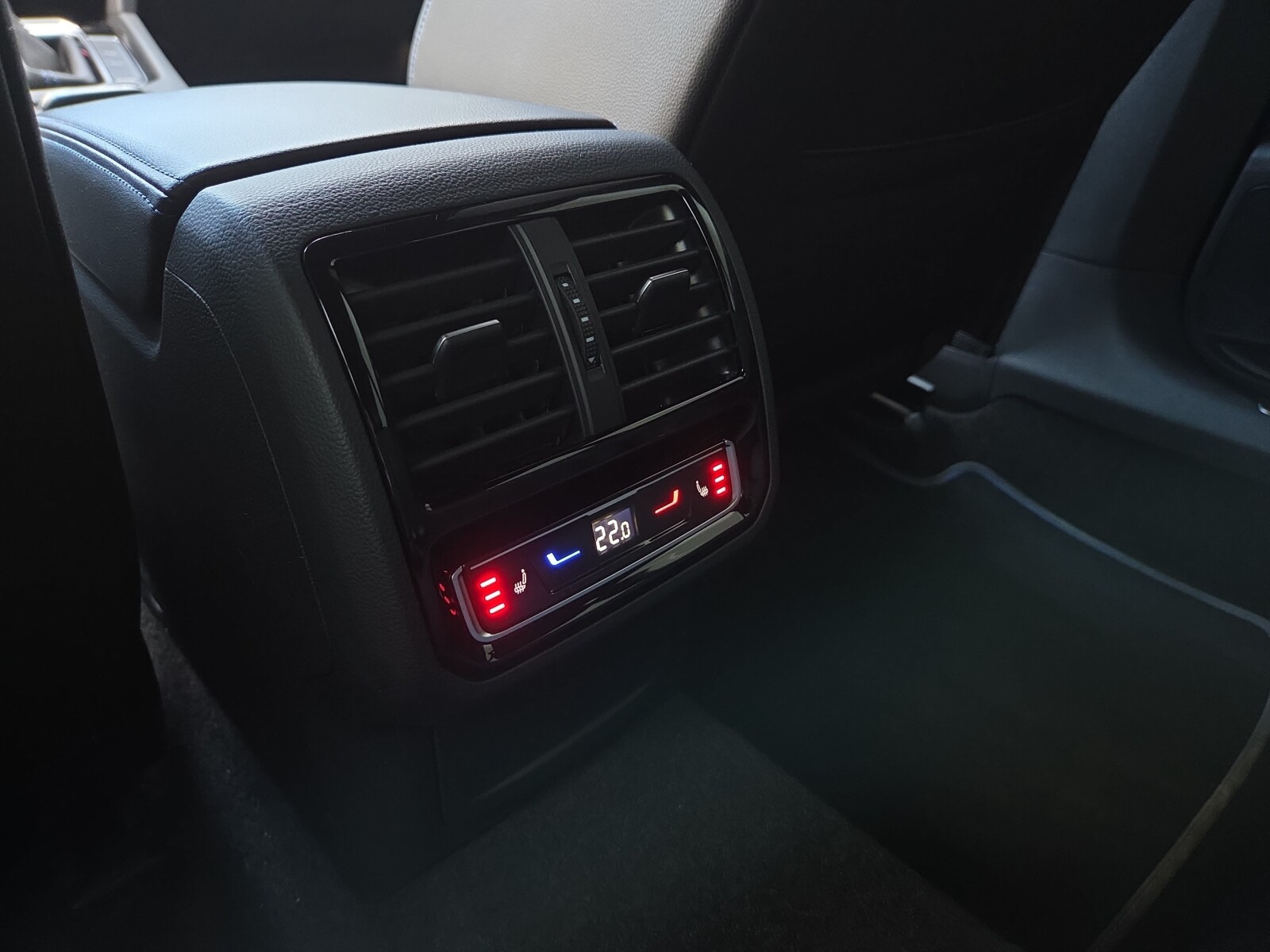 Volkswagen Arteon - zdjęcie 16