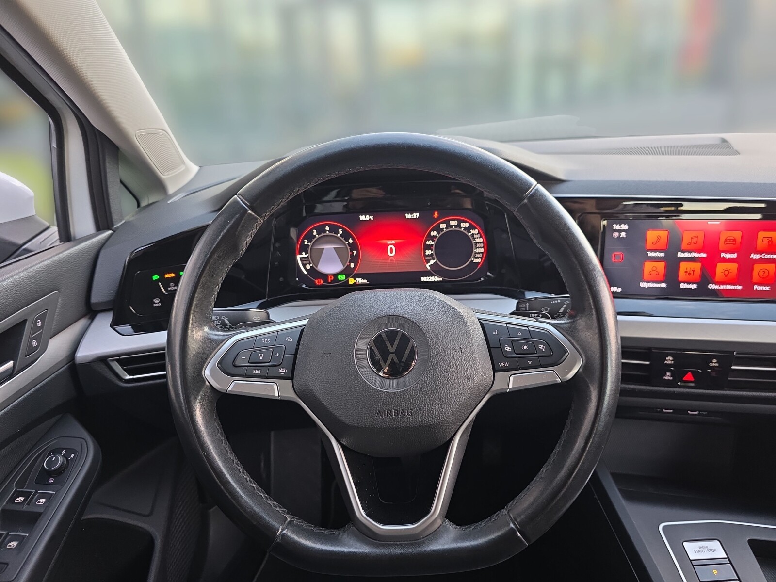 Volkswagen Golf - zdjęcie 12