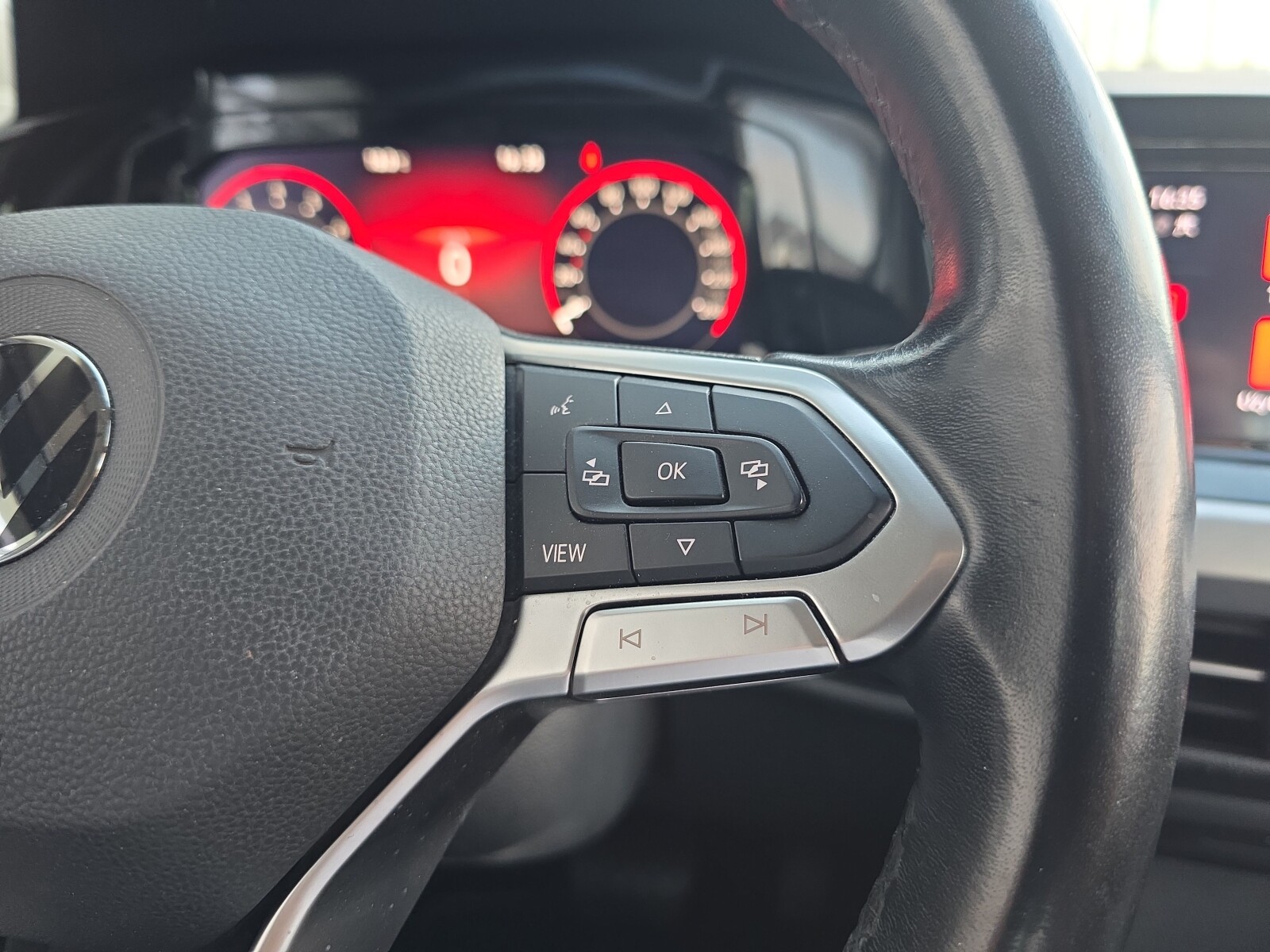 Volkswagen Golf - zdjęcie 14