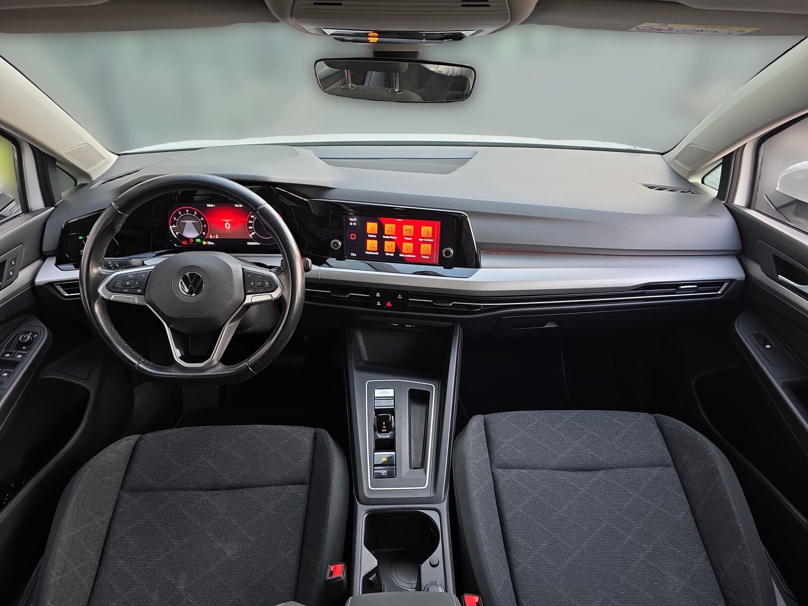 Volkswagen Golf - zdjęcie 18