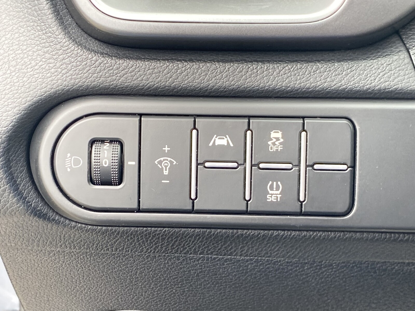 Kia Ceed - zdjęcie 17