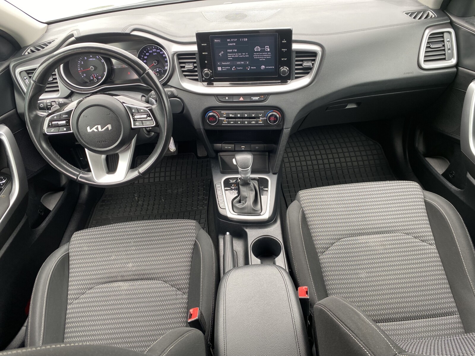Kia Ceed - zdjęcie 12