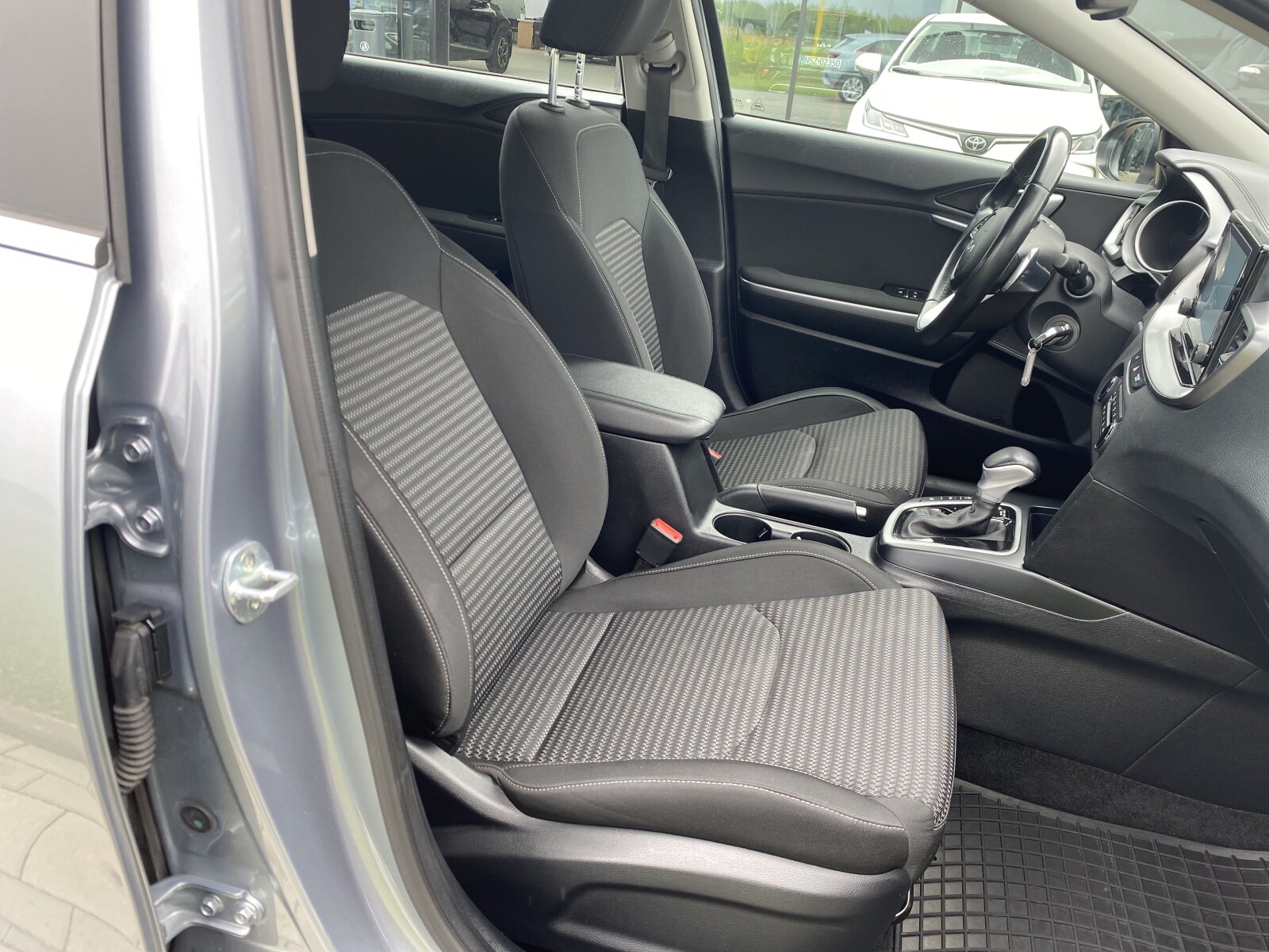 Kia Ceed - zdjęcie 14