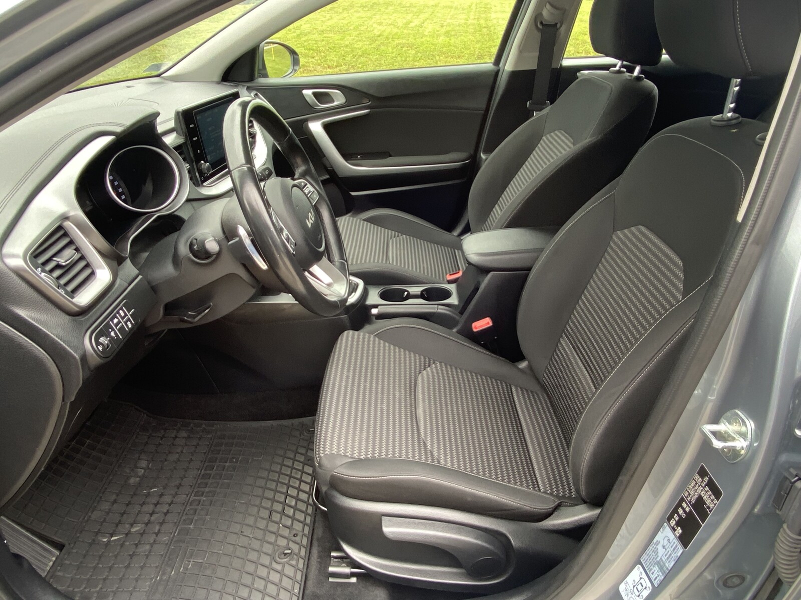 Kia Ceed - zdjęcie 9