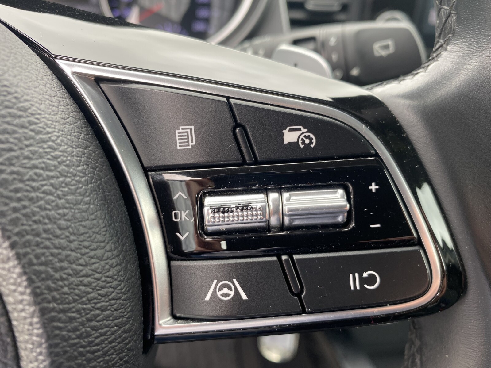 Kia Ceed - zdjęcie 21