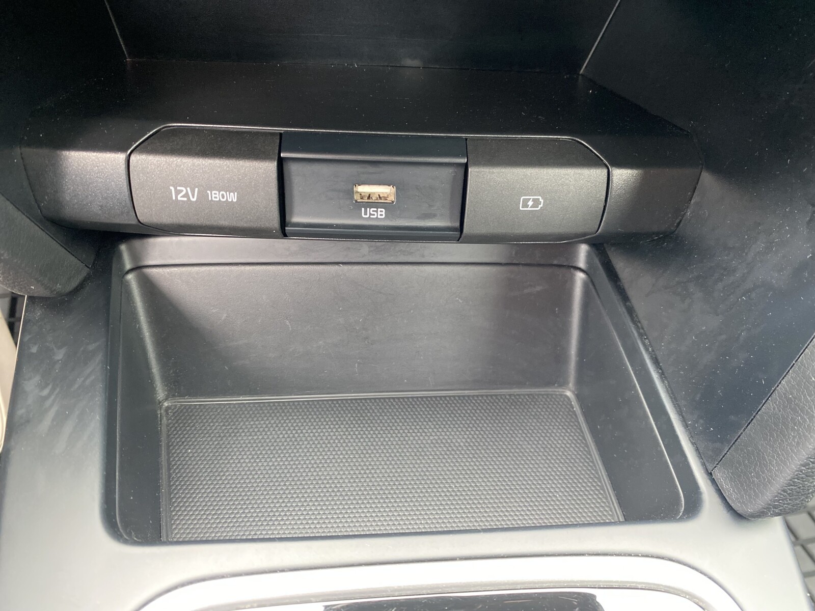 Kia Ceed - zdjęcie 25