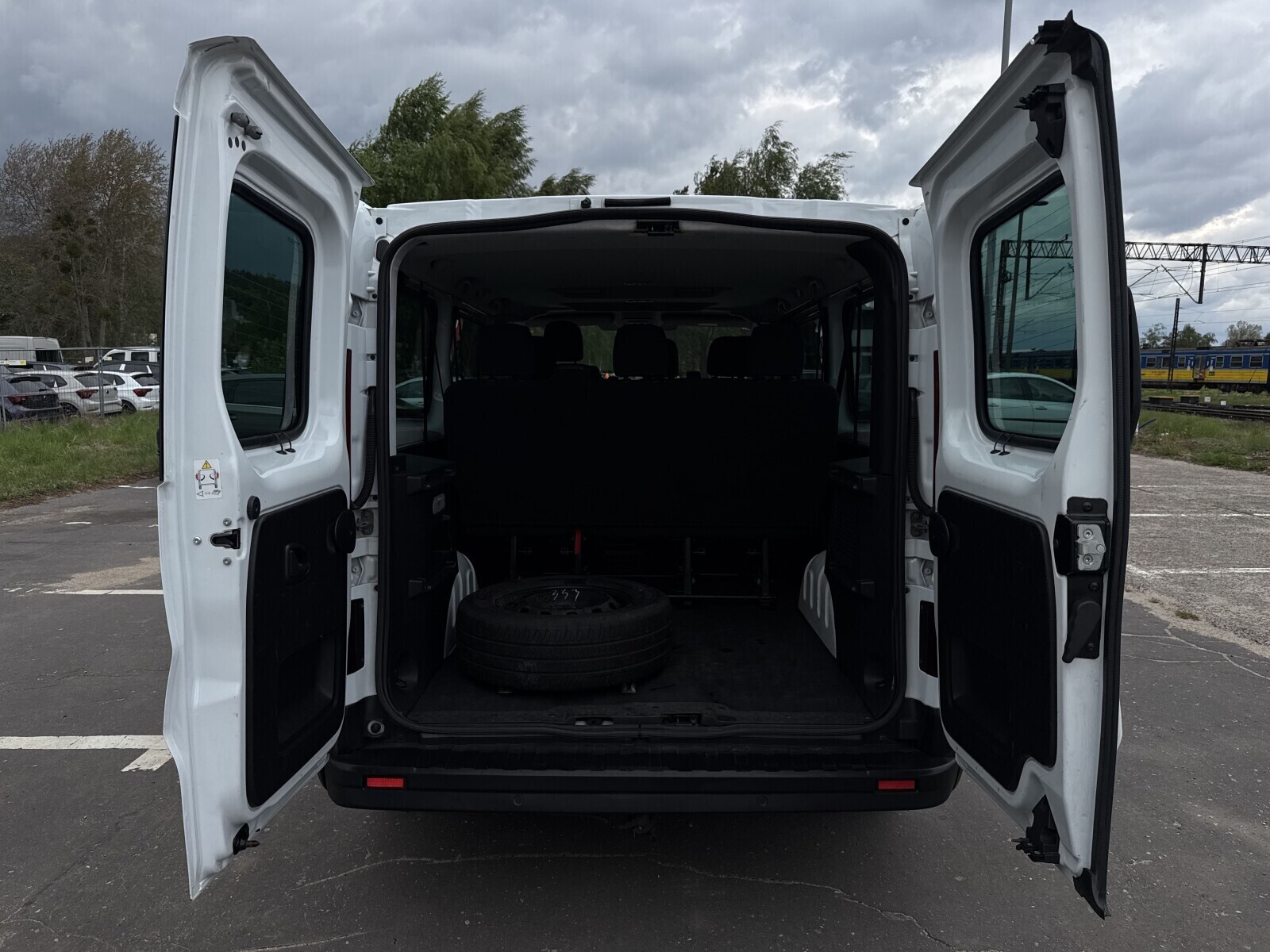 Renault Trafic - zdjęcie 25
