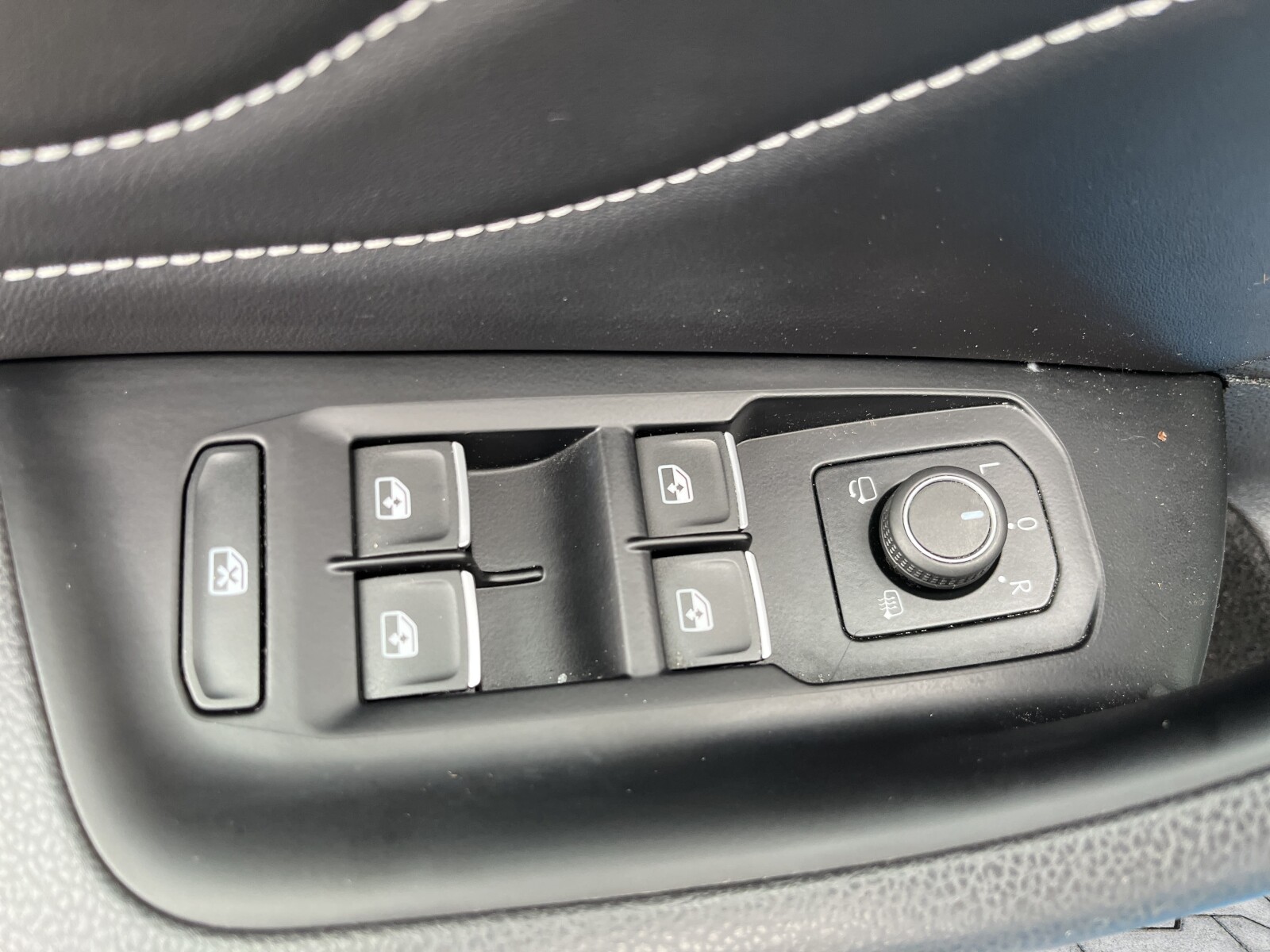 Volkswagen Arteon - zdjęcie 10