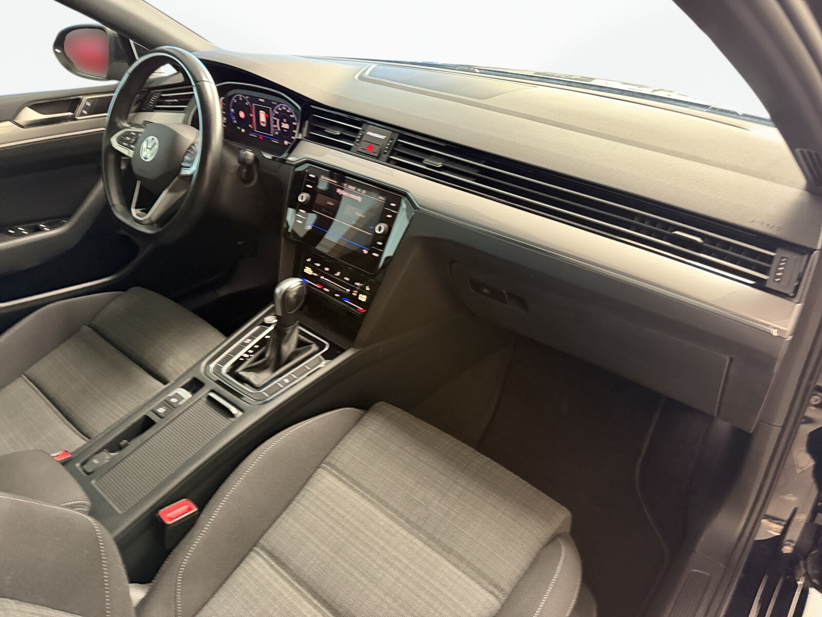 Volkswagen Passat Variant - zdjęcie 13