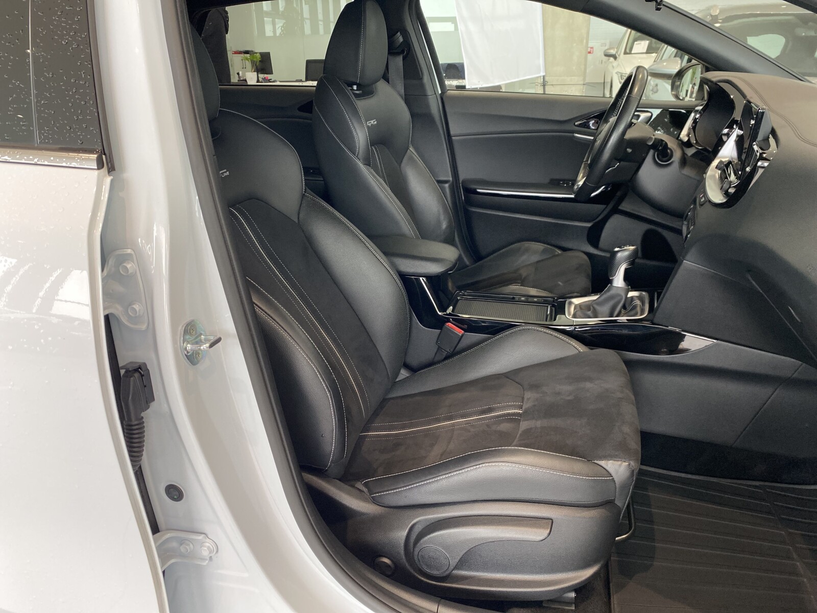 Kia Pro_cee'd - zdjęcie 14