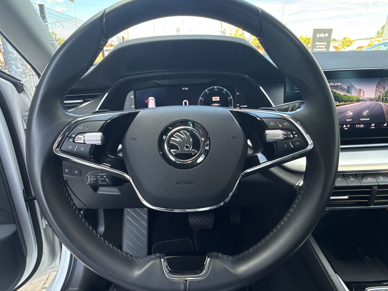 Škoda Octavia Combi - zdjęcie 20