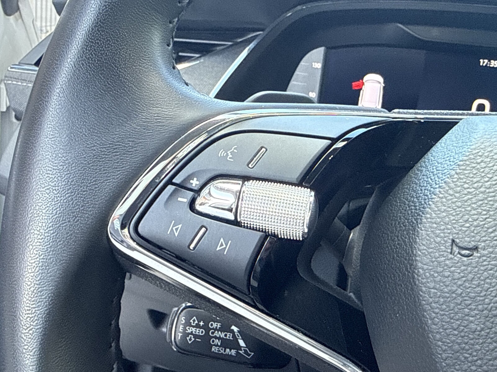 Škoda Octavia Combi - zdjęcie 21