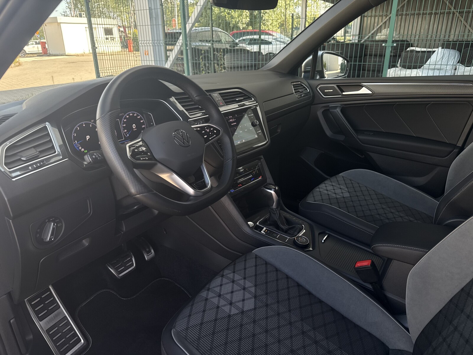 Volkswagen Tiguan Allspace - zdjęcie 12