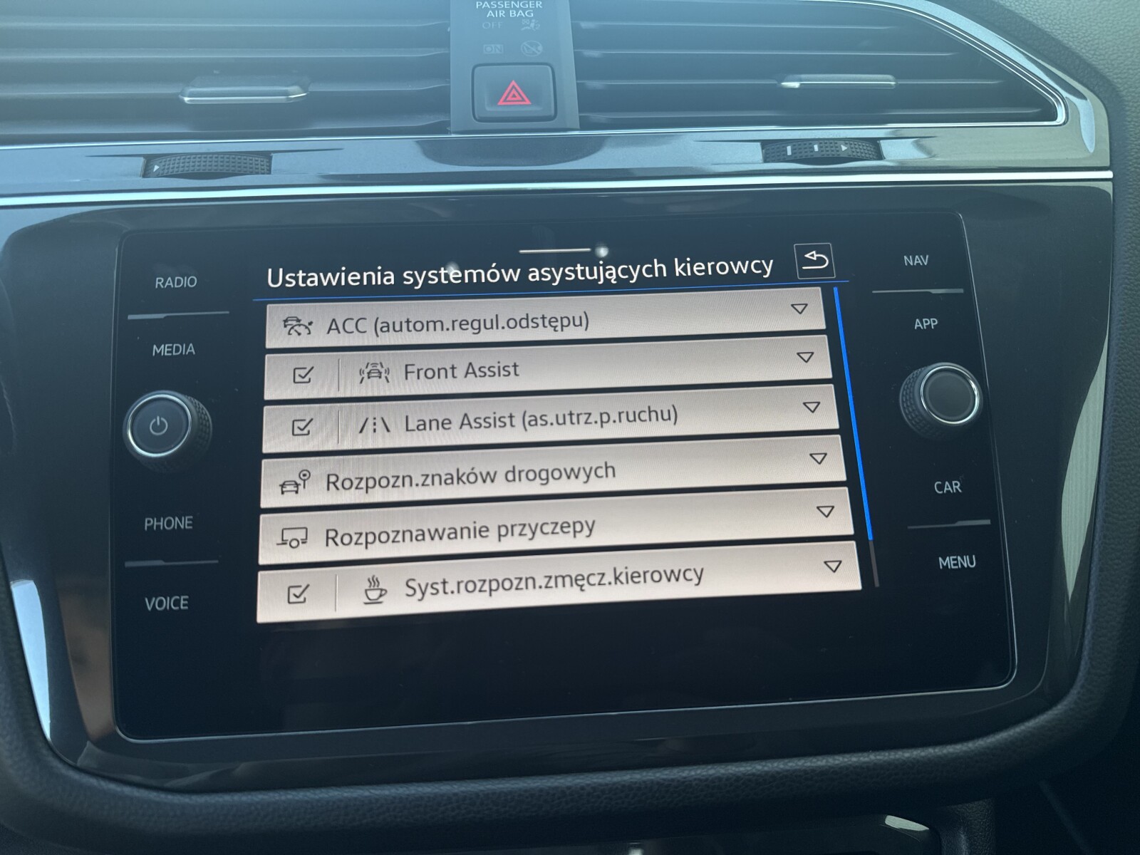 Volkswagen Tiguan Allspace - zdjęcie 24