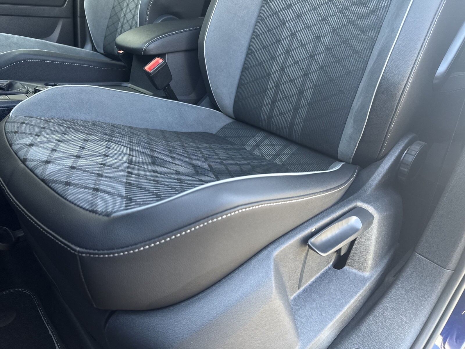 Volkswagen Tiguan Allspace - zdjęcie 14