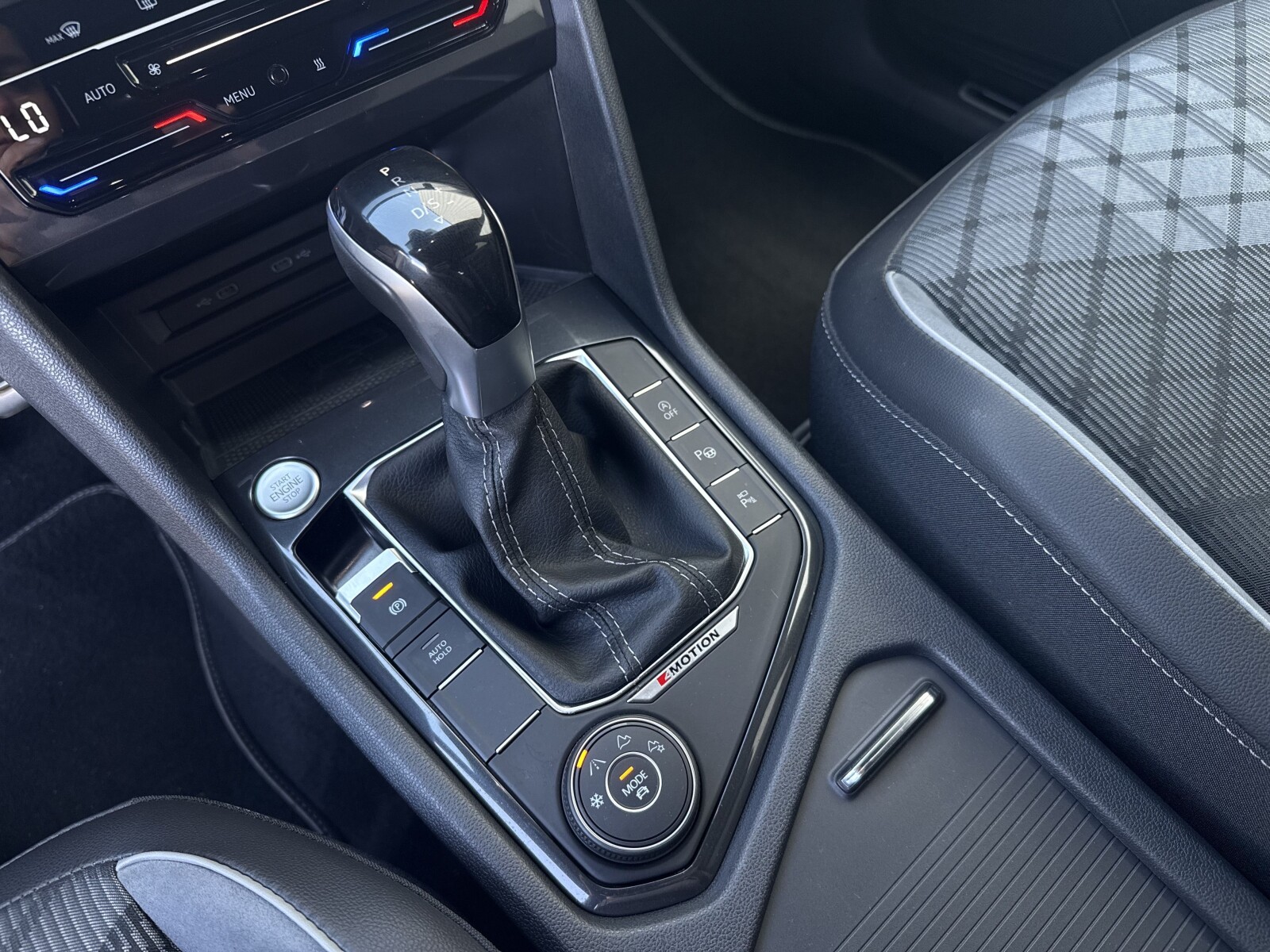 Volkswagen Tiguan Allspace - zdjęcie 19