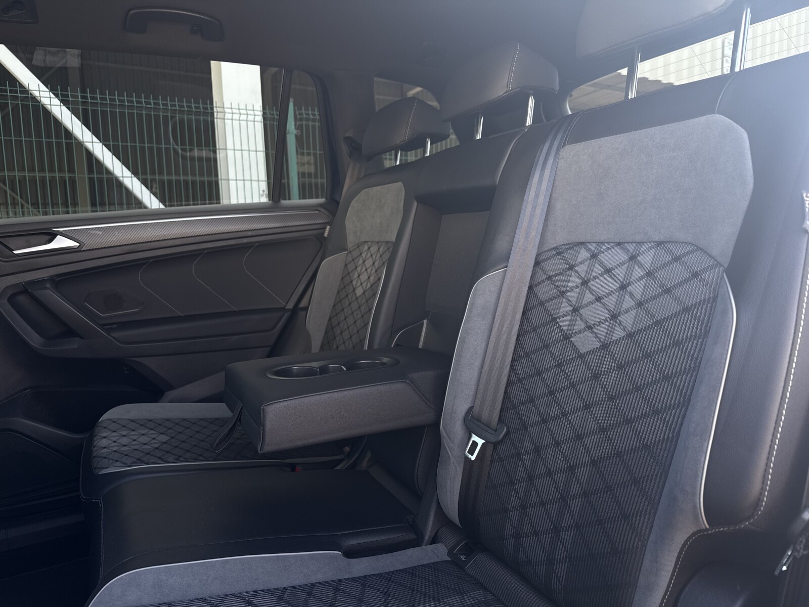 Volkswagen Tiguan Allspace - zdjęcie 29