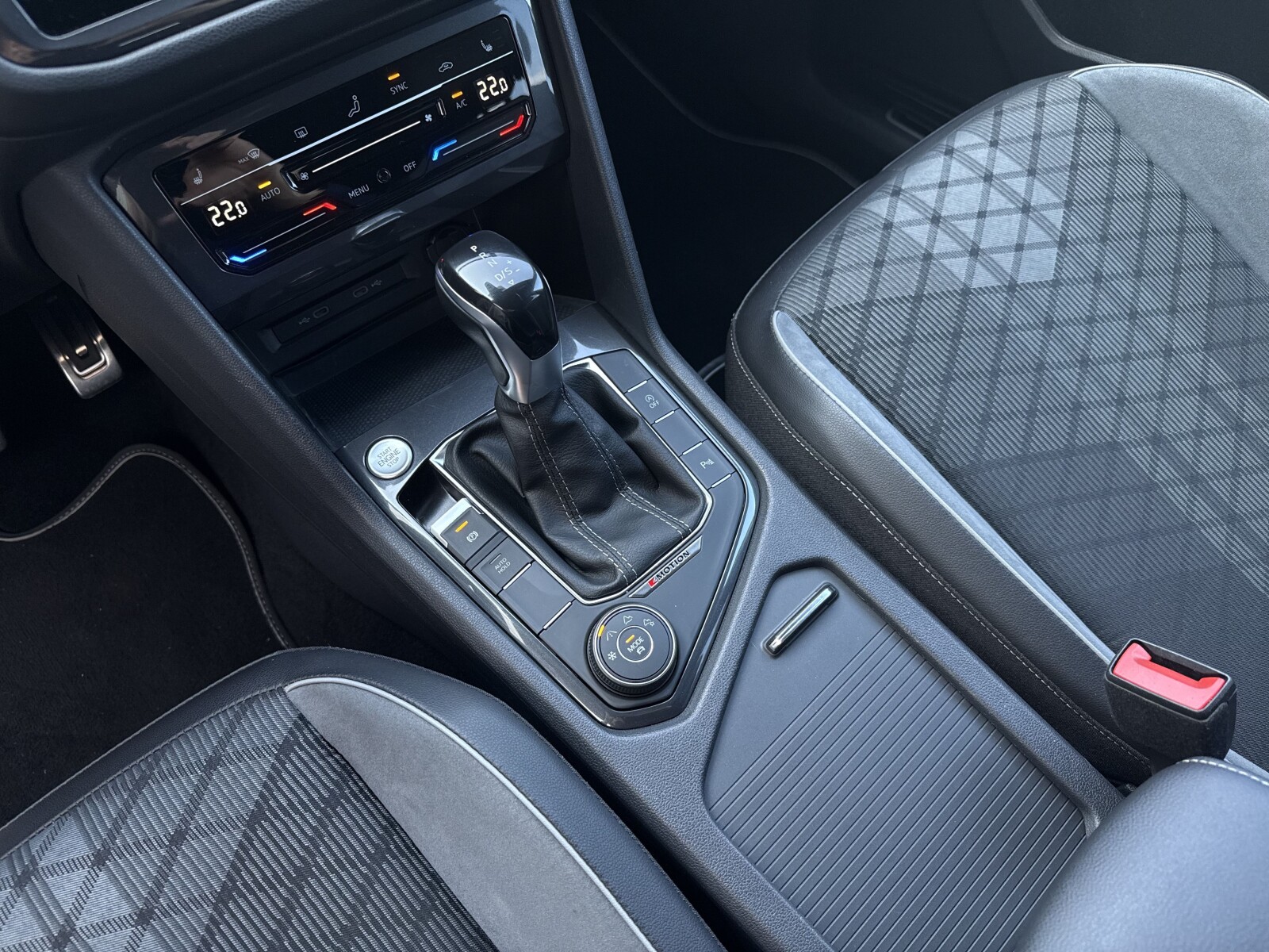 Volkswagen Tiguan Allspace - zdjęcie 19