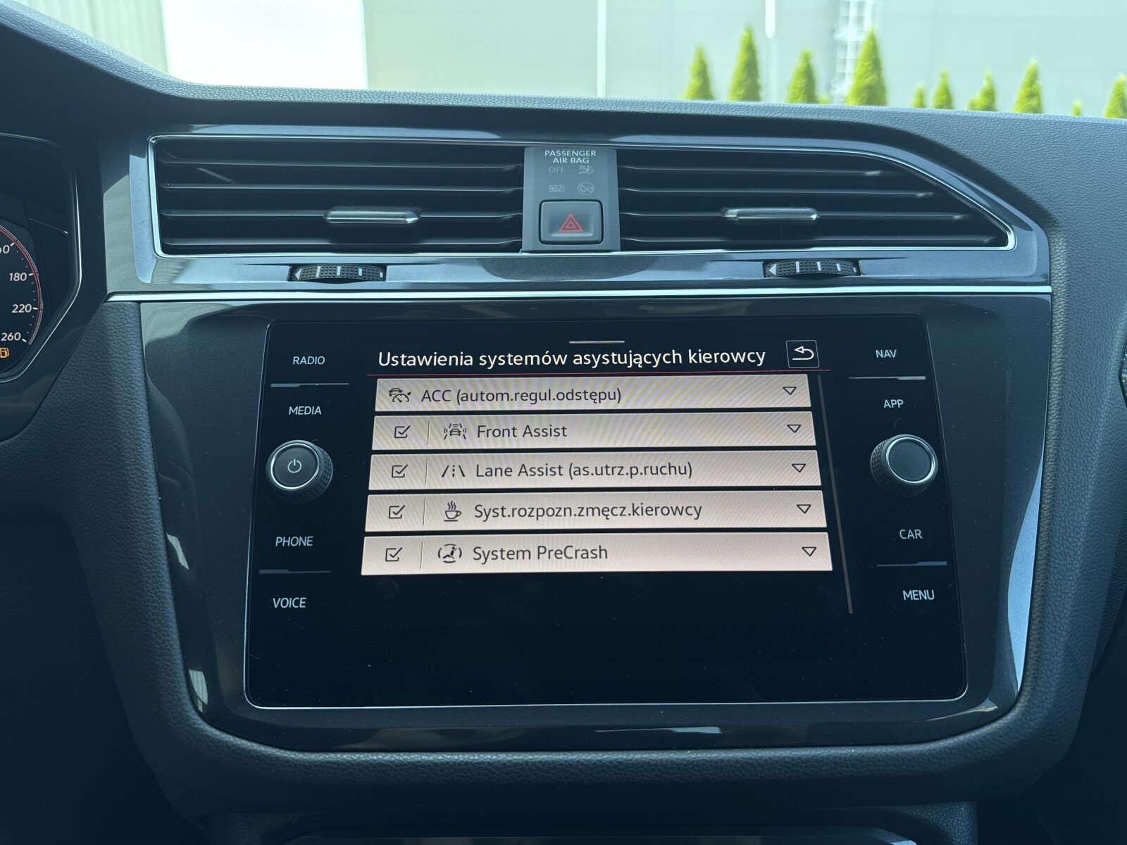 Volkswagen Tiguan Allspace - zdjęcie 26