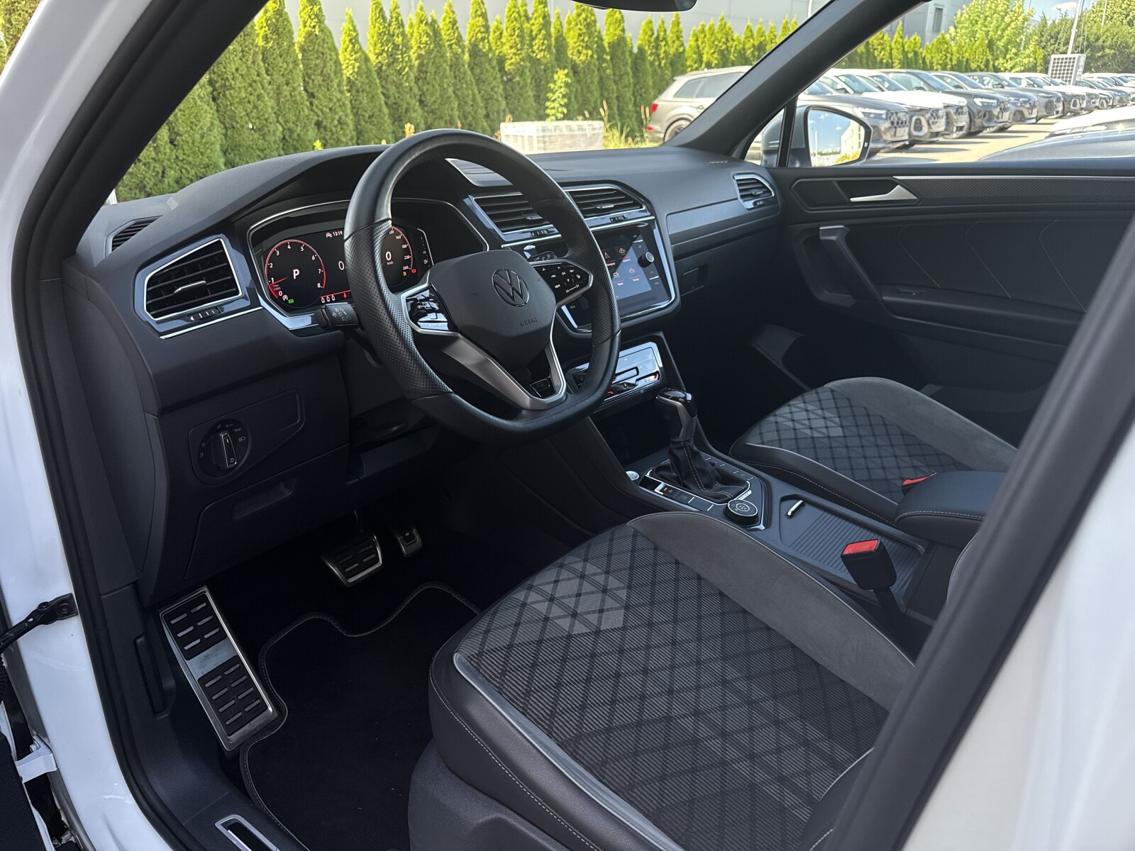 Volkswagen Tiguan Allspace - zdjęcie 11