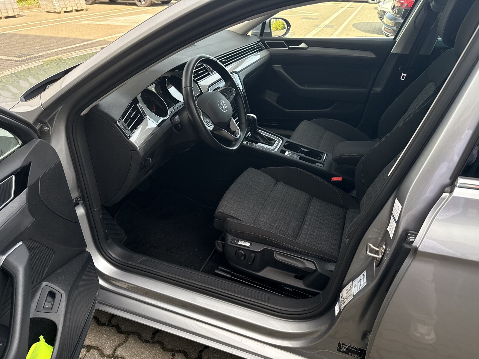 Volkswagen Passat Variant - zdjęcie 10