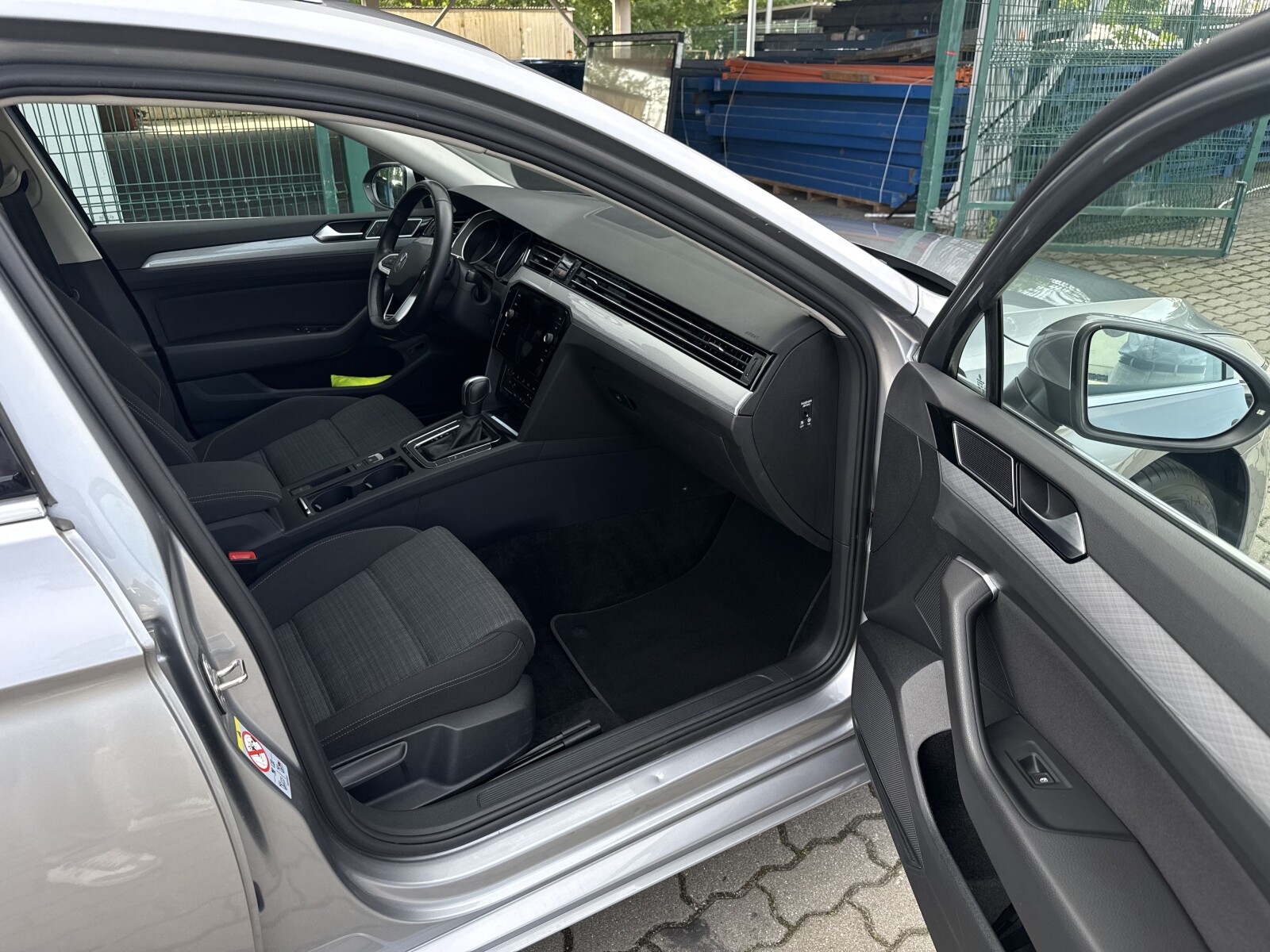 Volkswagen Passat Variant - zdjęcie 28