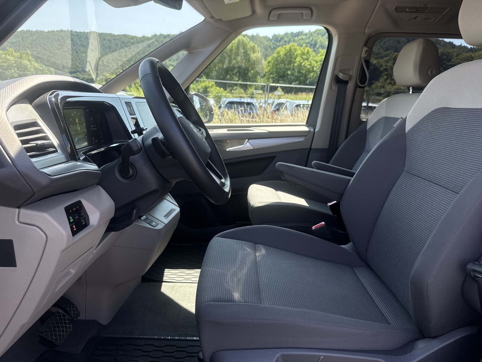 Volkswagen Multivan - zdjęcie 11