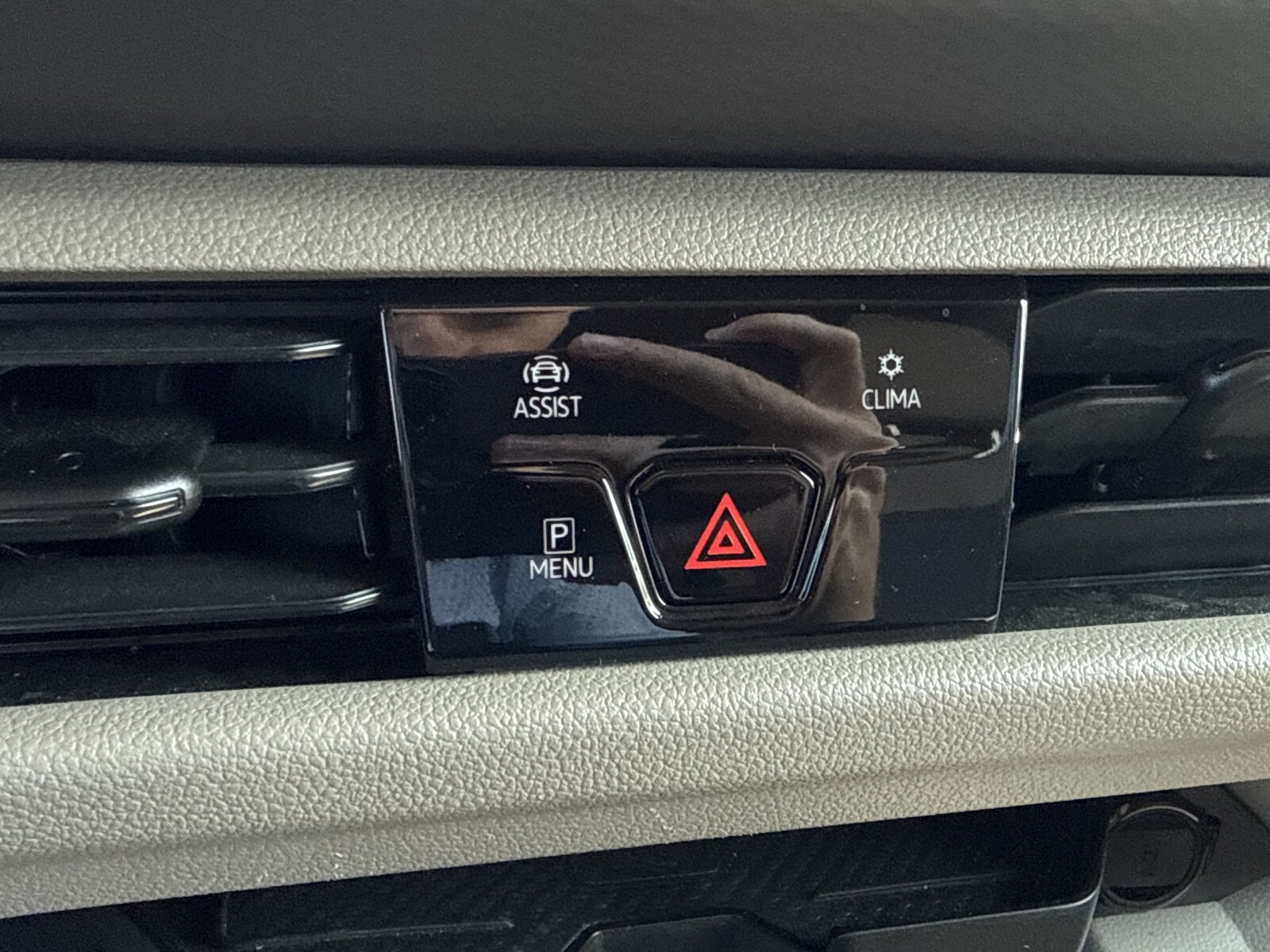 Volkswagen Multivan - zdjęcie 25