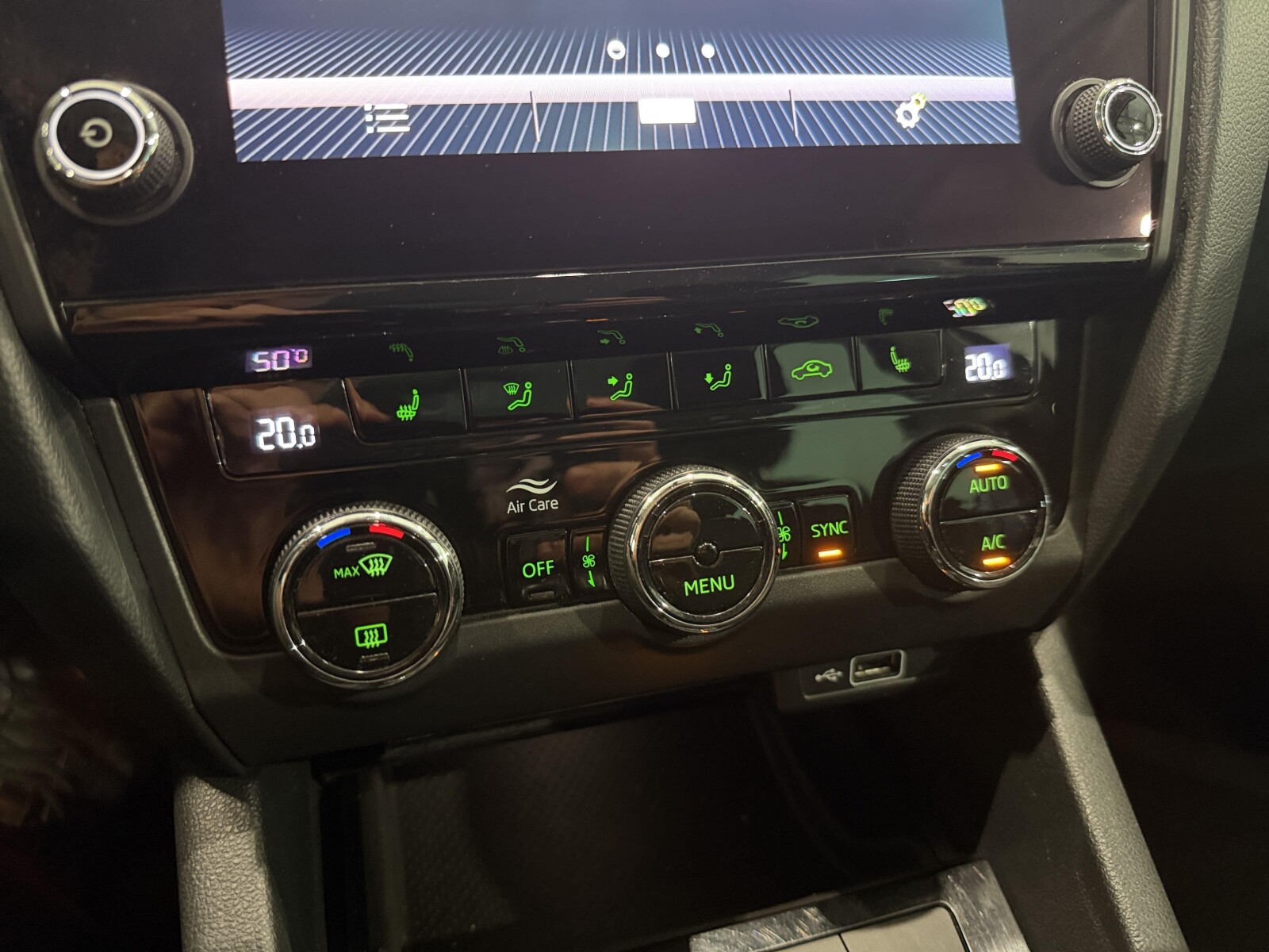 Škoda Octavia Combi - zdjęcie 21