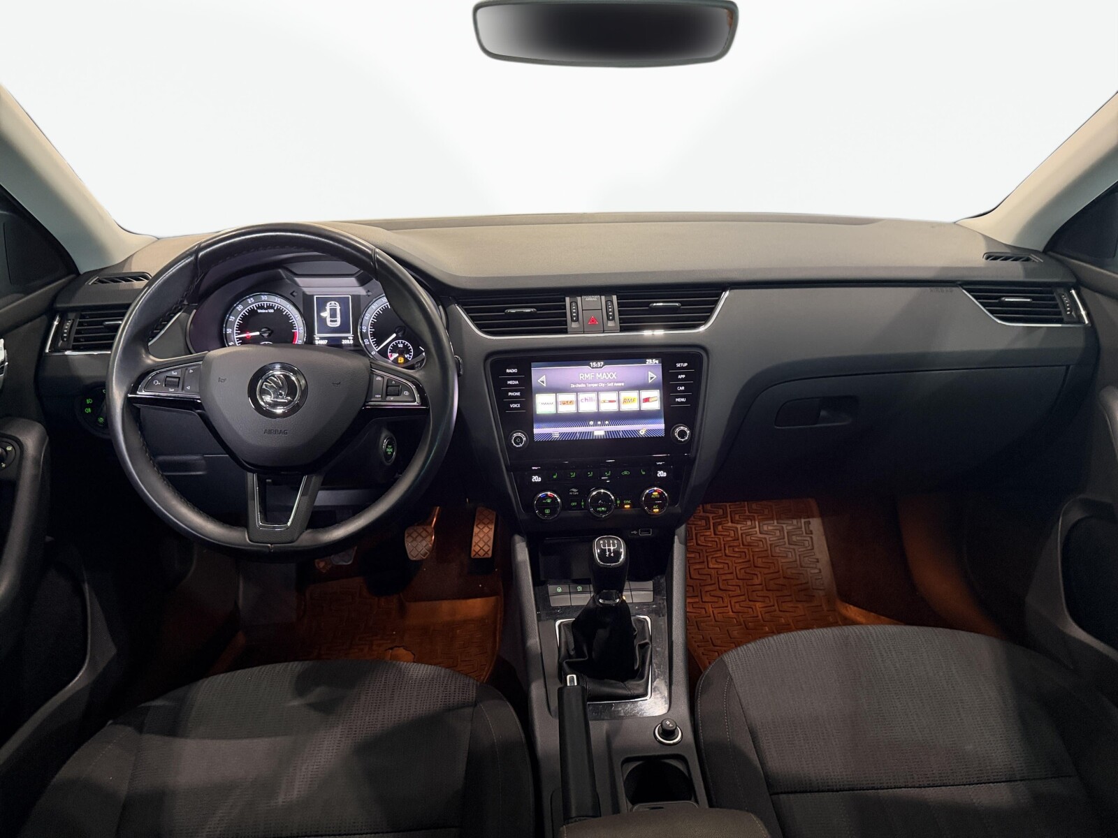 Škoda Octavia Combi - zdjęcie 31