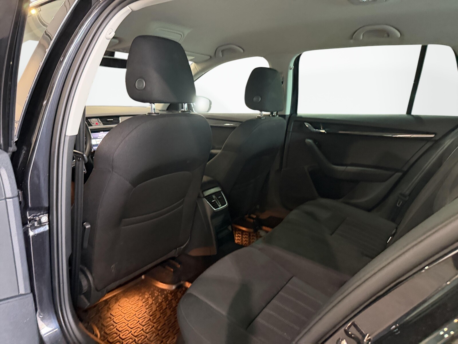 Škoda Octavia Combi - zdjęcie 30