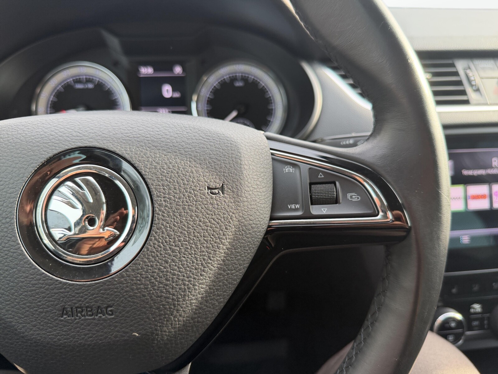 Škoda Octavia Combi - zdjęcie 17