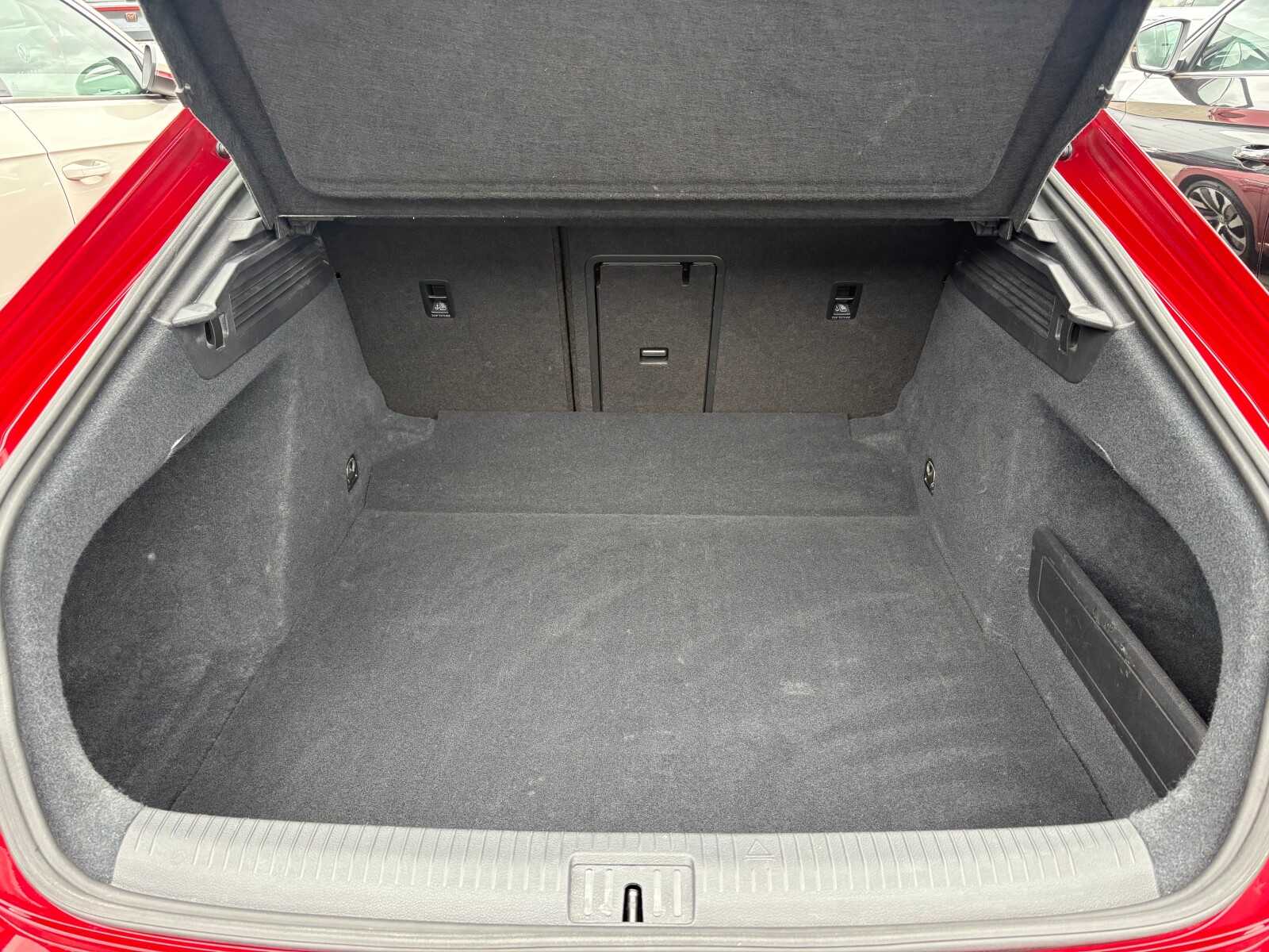 Volkswagen Arteon - zdjęcie 19