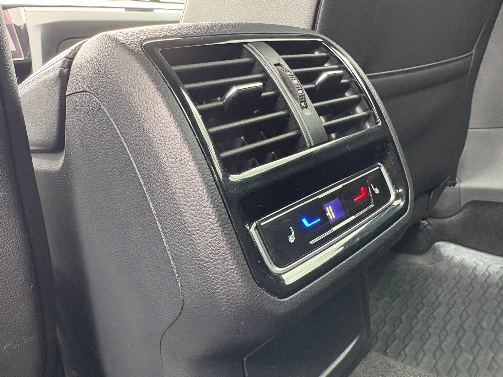Volkswagen Arteon - zdjęcie 14